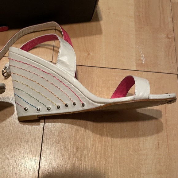 White Wedge Leather Sandals by NaNa size 7M - Picture 9 of 11